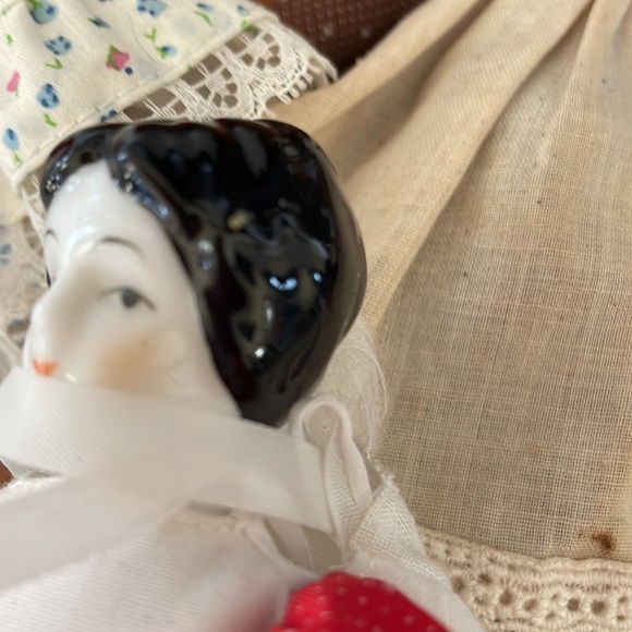 VINTAGE Set of Four Porcelain Ornament 8" Dolls - Picture 10 of 11